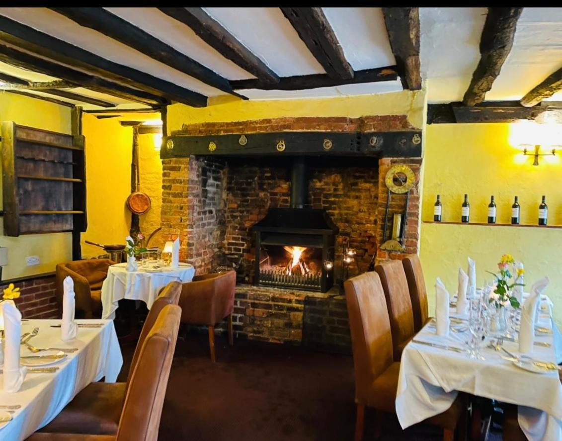 The Star And Eagle Hotel Goudhurst Bagian luar foto