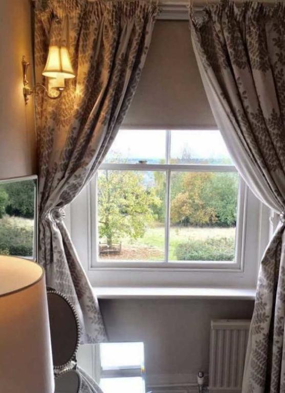 The Star And Eagle Hotel Goudhurst Bagian luar foto