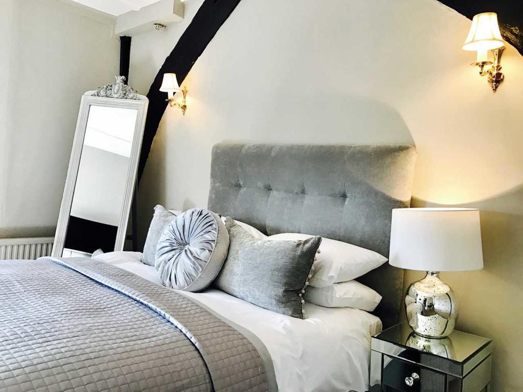 The Star And Eagle Hotel Goudhurst Bagian luar foto