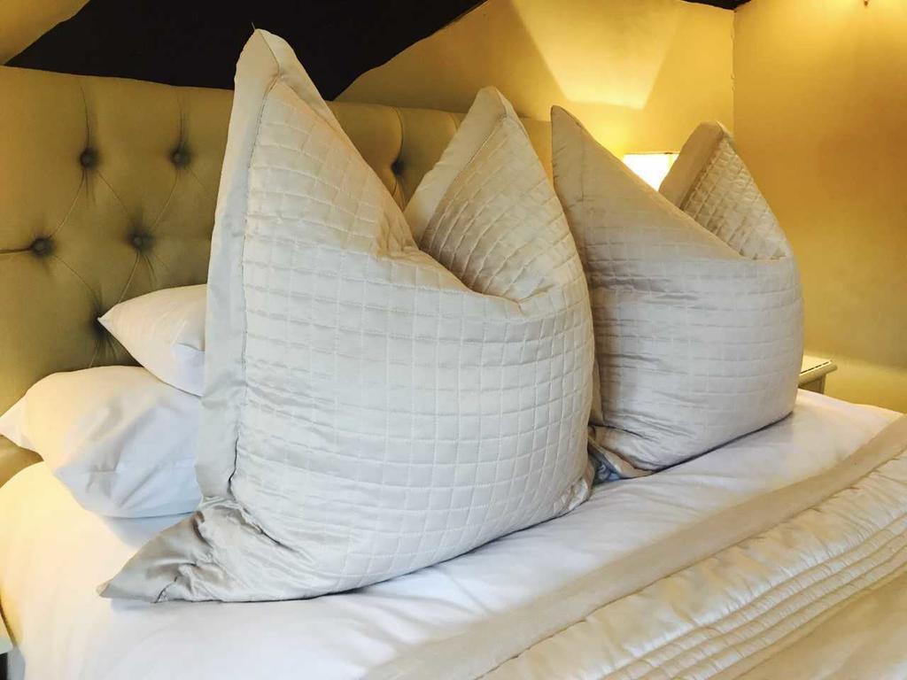 The Star And Eagle Hotel Goudhurst Bagian luar foto