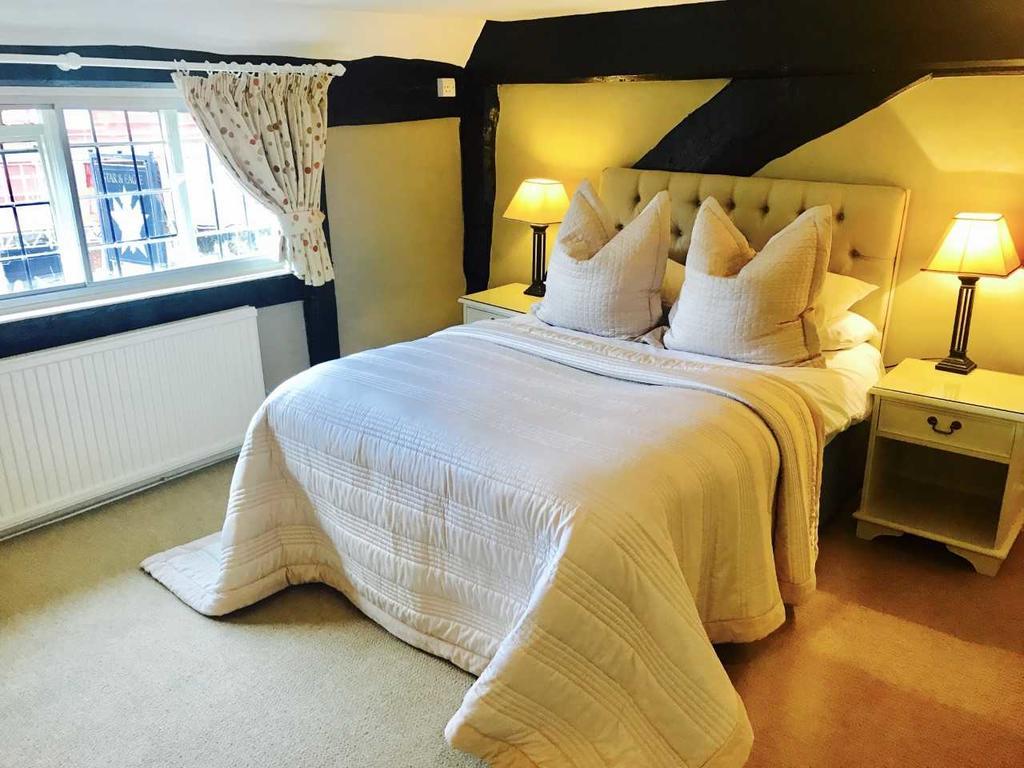 The Star And Eagle Hotel Goudhurst Bagian luar foto