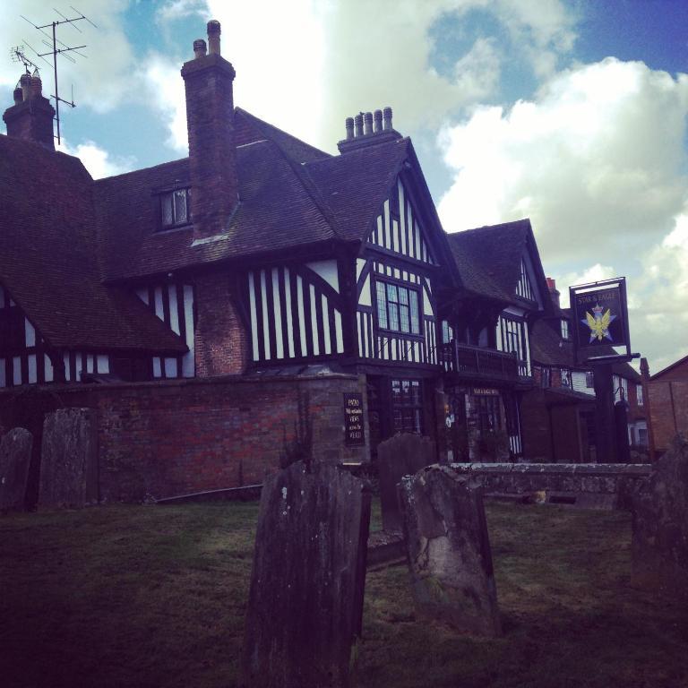 The Star And Eagle Hotel Goudhurst Bagian luar foto