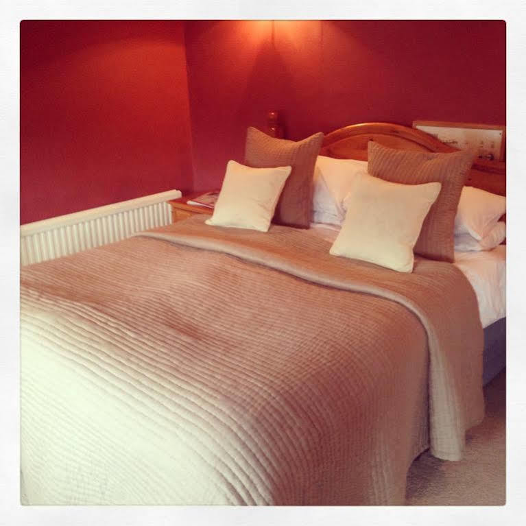 The Star And Eagle Hotel Goudhurst Bagian luar foto